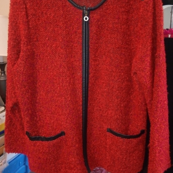 Woman's Jacket - Picture 2 of 3